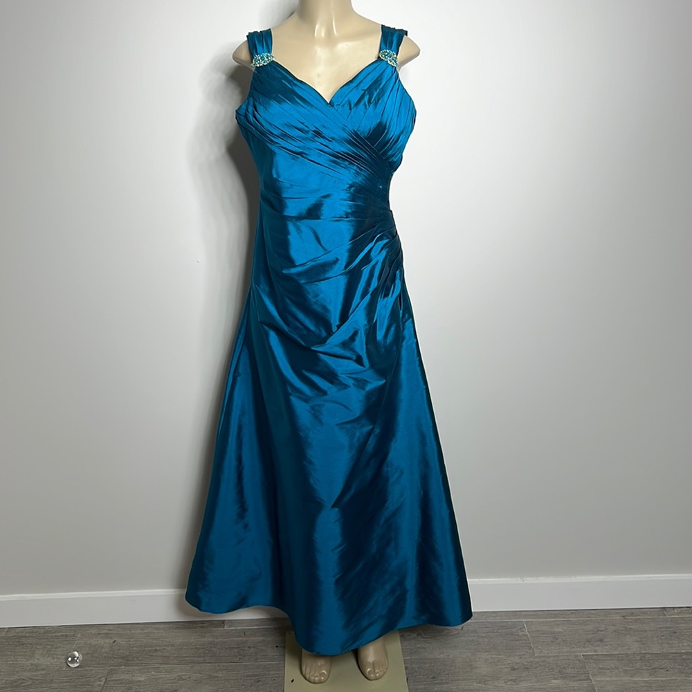 VM Collection teal gown size 10